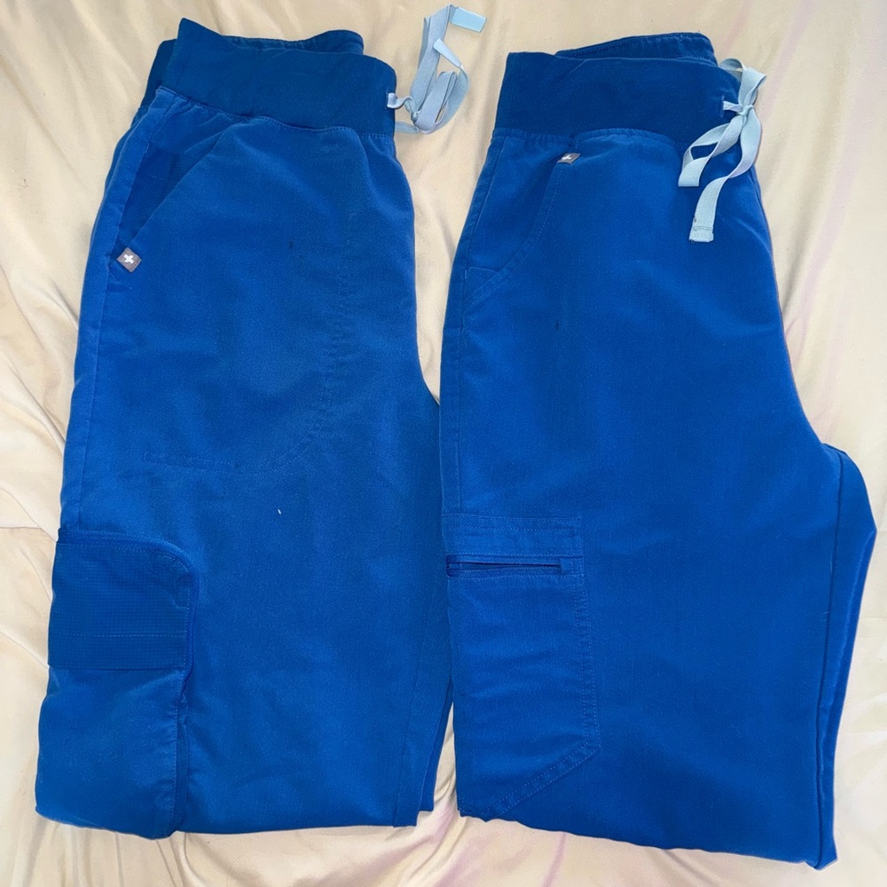 Figs scrubs jogger bundle in royal blue